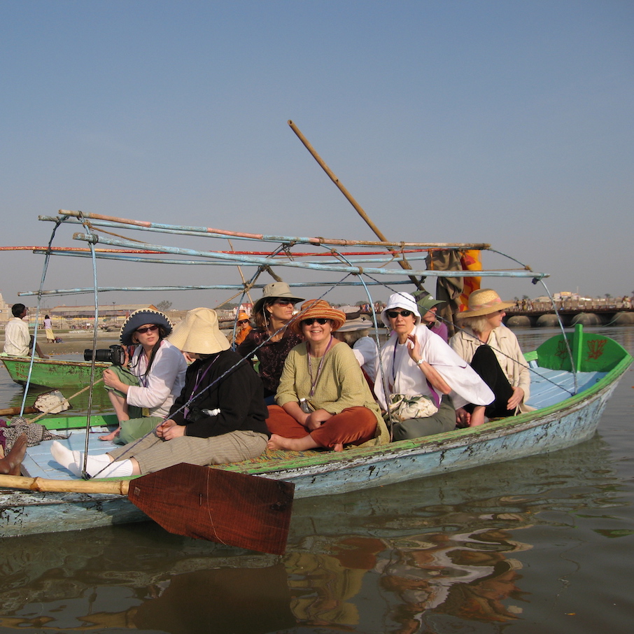 se km2019 enjoy boat ride - Himalayan Institute