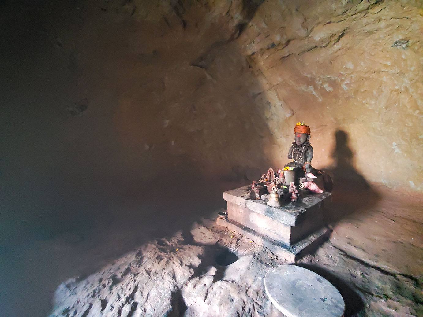 guru goraknath cave - Himalayan Institute