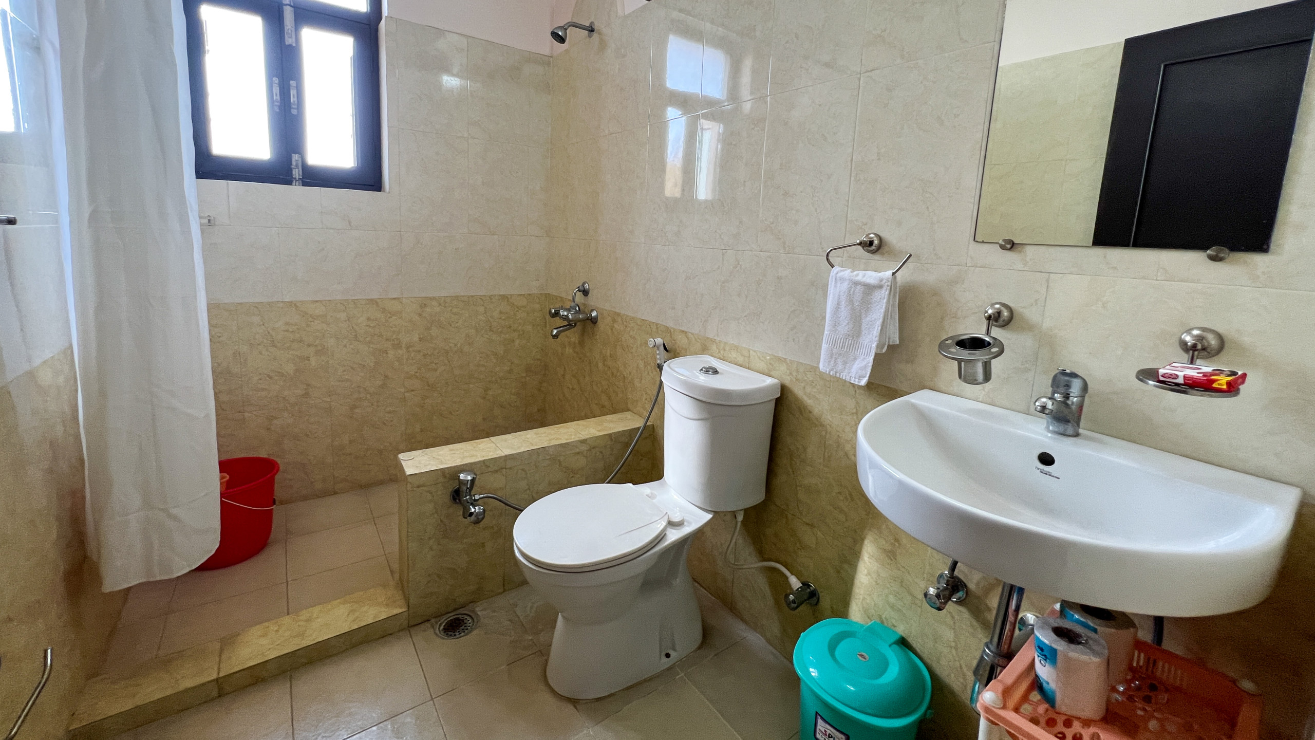 KSI 2023 bathrooms scaled - Himalayan Institute