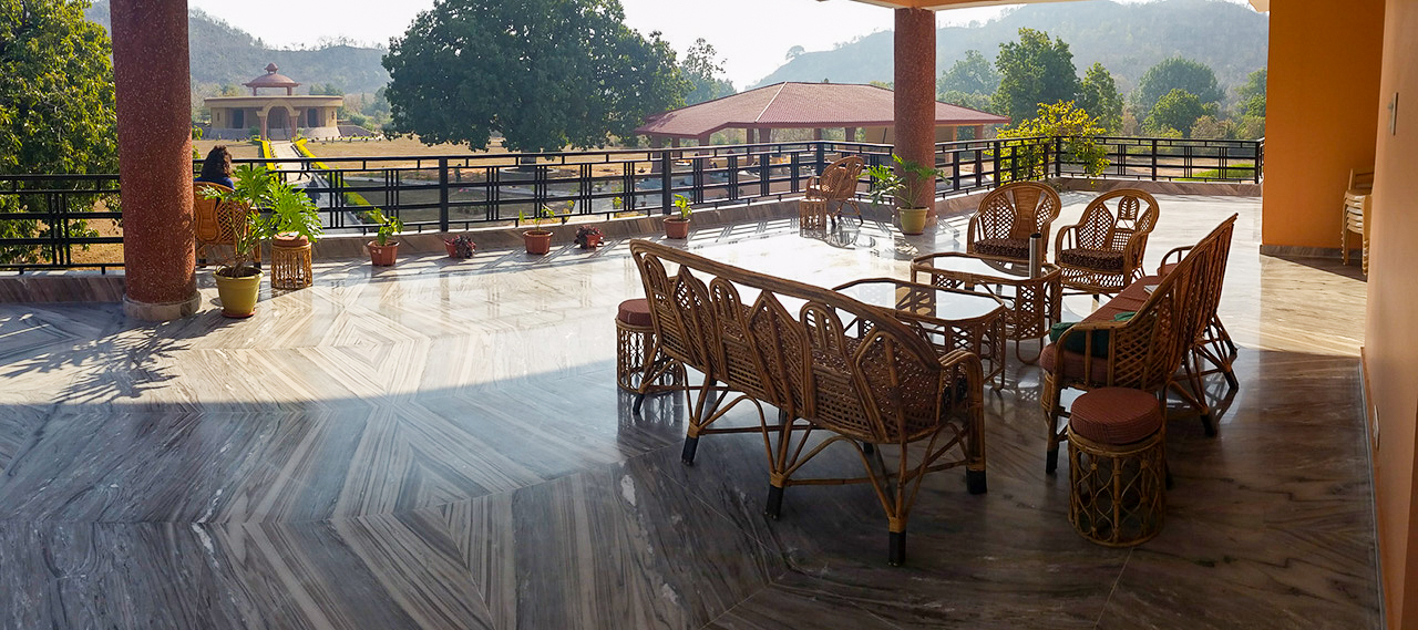 KSI 2023 guest patio lounge3 - Himalayan Institute