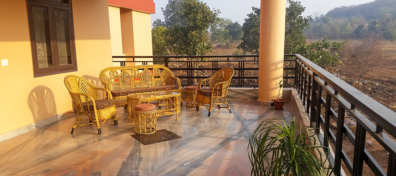 KSI 2023 guest patio lounge4 - Himalayan Institute