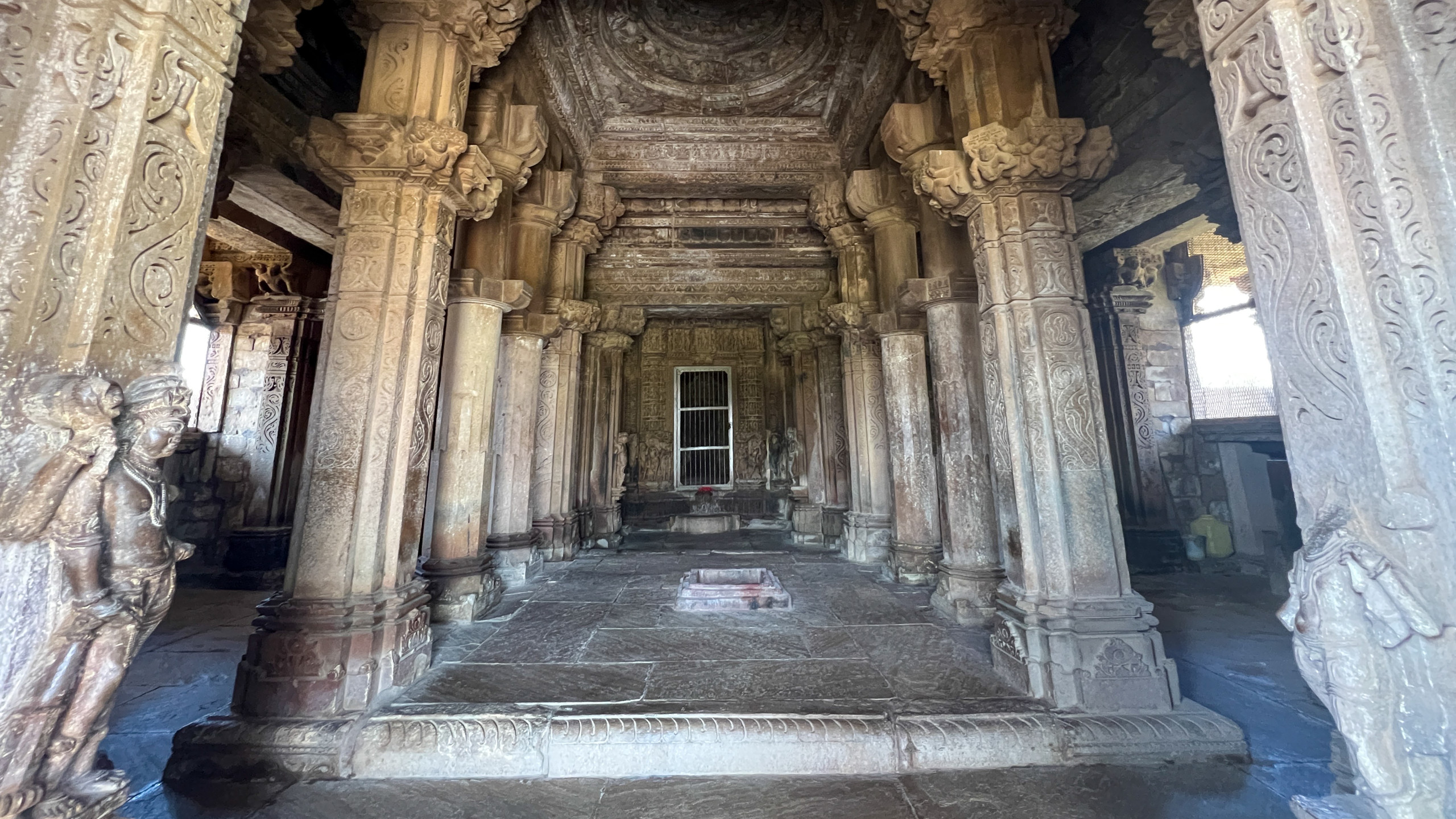 KSI 2023 havan inside the temple scaled - Himalayan Institute