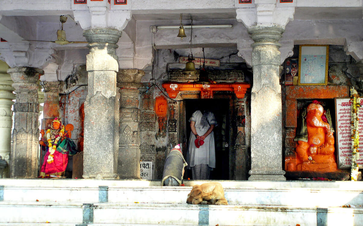 ujjain temple side - Himalayan Institute