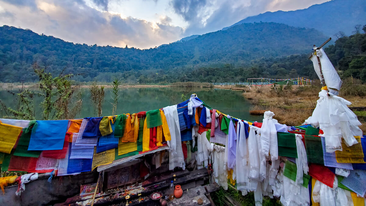 sikkim cloth over lake - Himalayan Institute